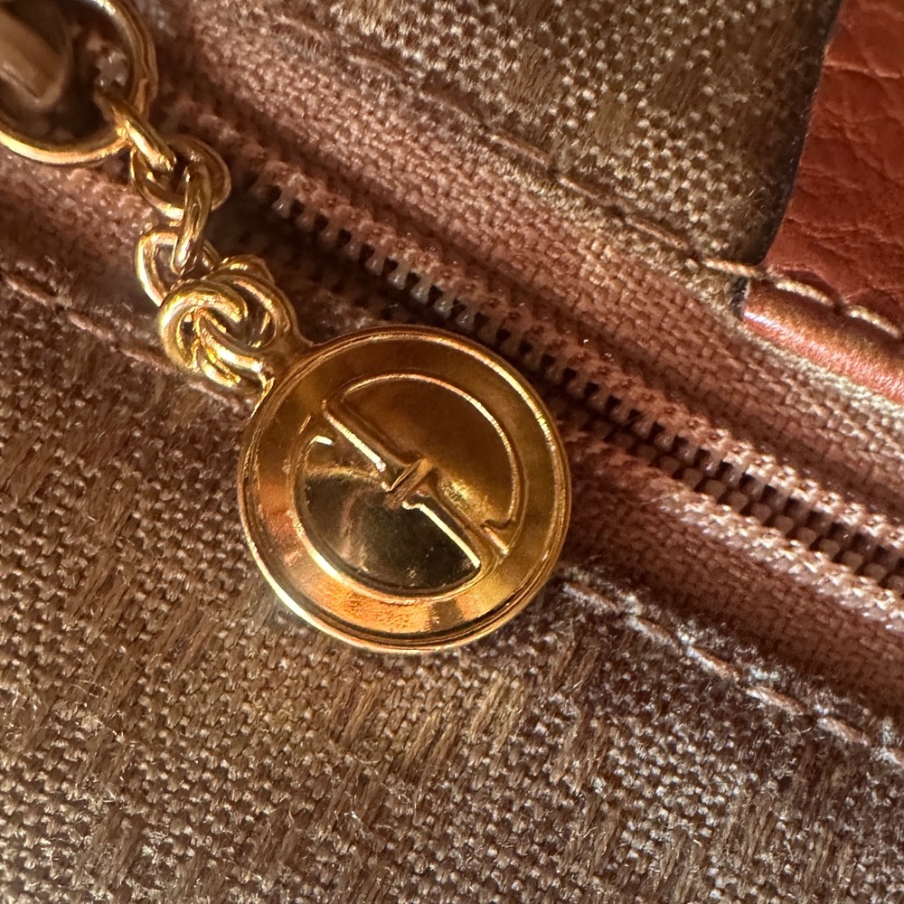 GUCCI | Vintage 1990s Bamboo Leather Backpack | Brown | Small/Medium w/ Dust Bag - Picture 6 of 16